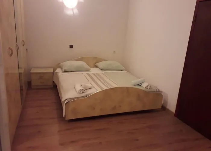 Appartement With A Parking Space - 16582 *